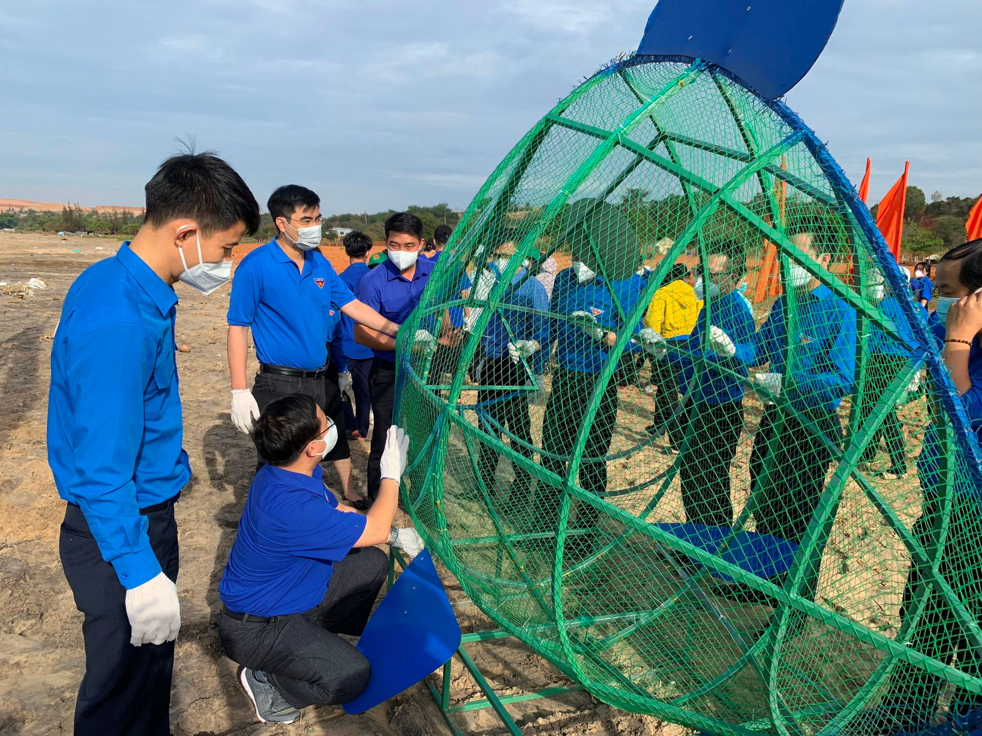 Mô hình cá ăn rác thải nhựa được triển khai tại biển Phan Thiết, Bình Thuận